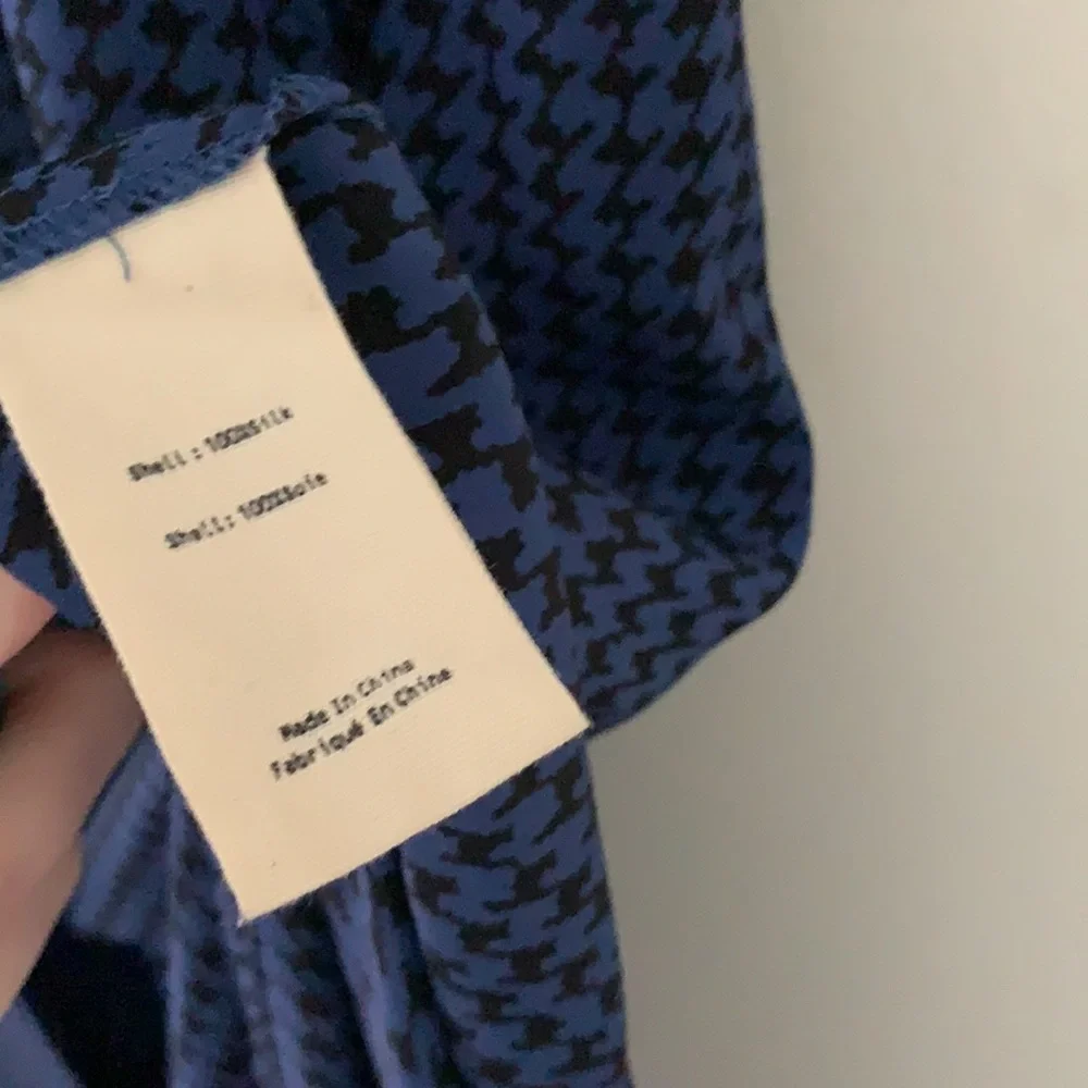 SOLD L’agence Cameron Shirt Dress Blue & Black Sz S 100% Silk Houndstooth - Picture 10 of 10